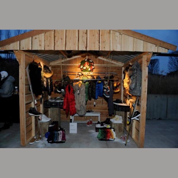 Houten Kraamverhuur Type Oberhausen kleding presentatie Fashion PR Benelux Antwerpen